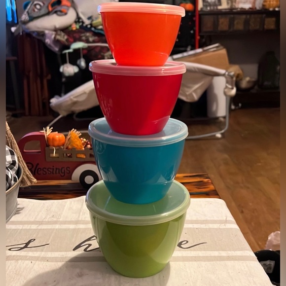 Faberware prep bowl set, set of 4, measures 1-4 cups, GUC, fiesta colors - Picture 1 of 6